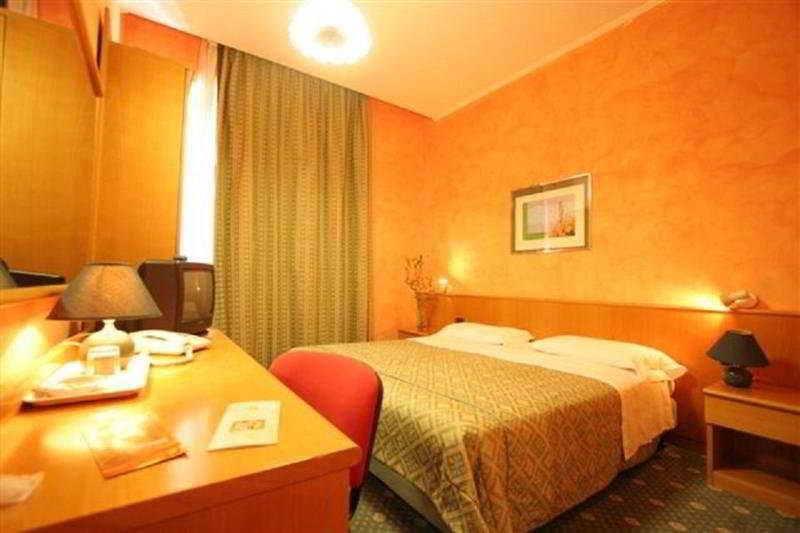 Hotel Marco Polo Rome Bagian luar foto