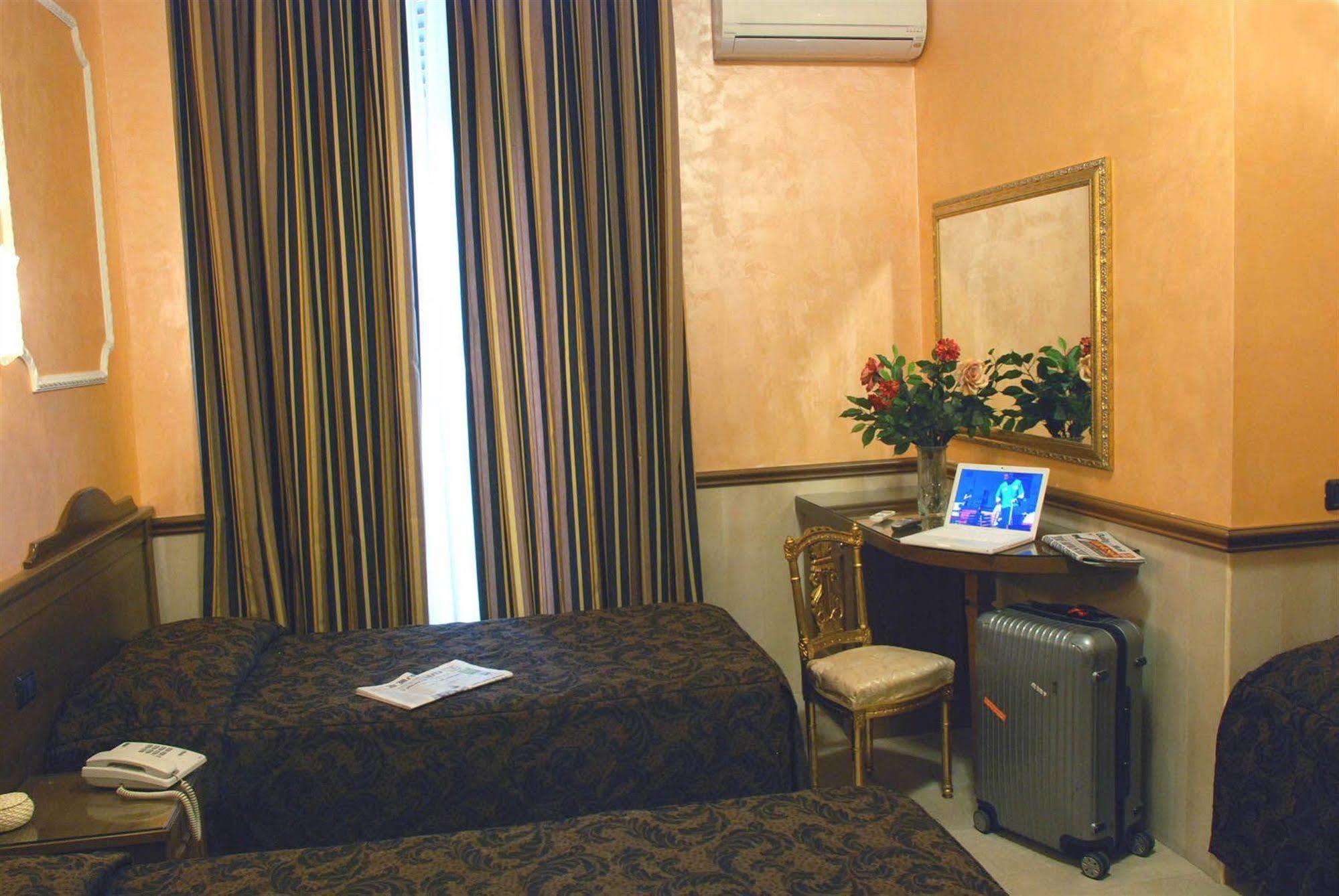 Hotel Marco Polo Rome Bagian luar foto