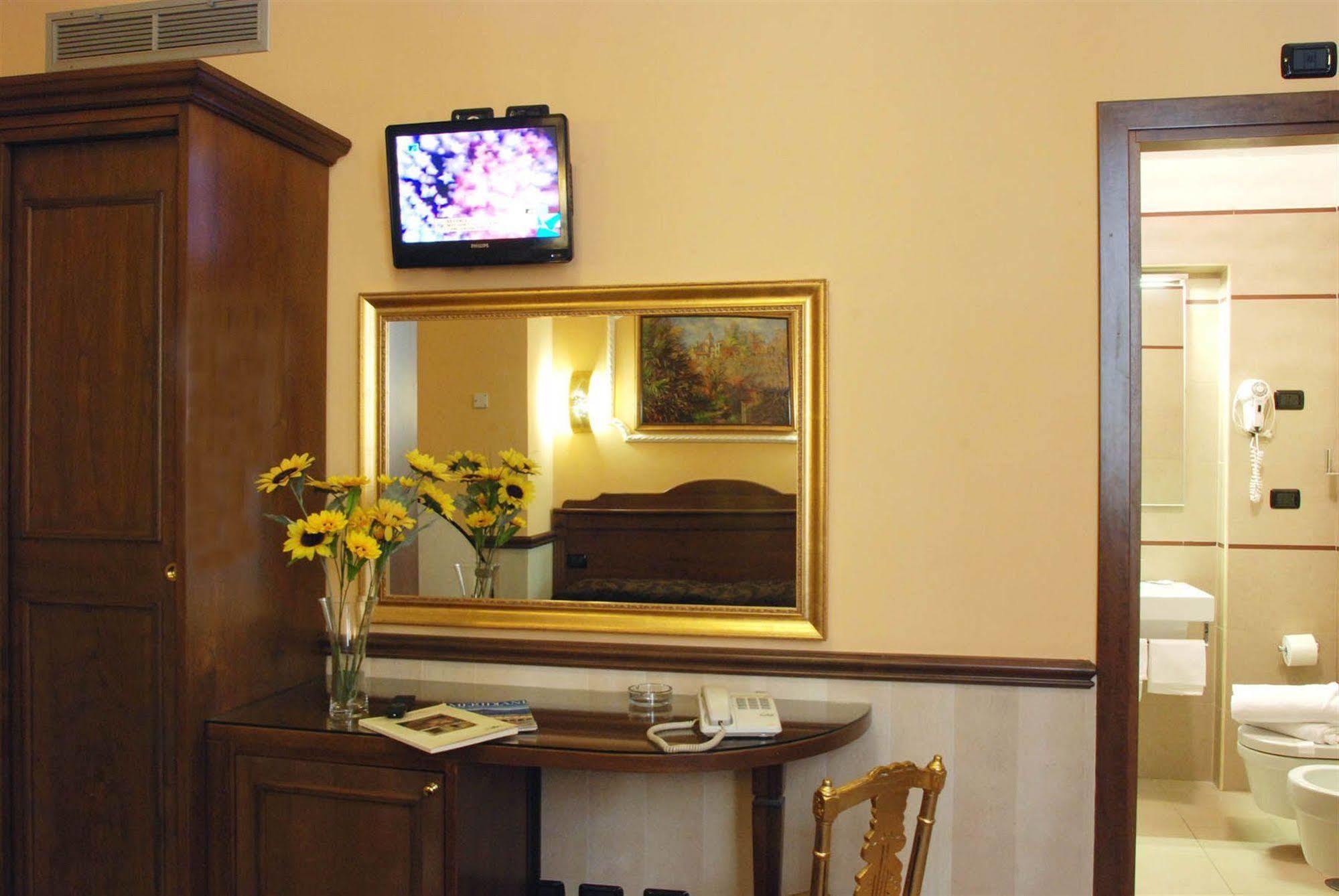 Hotel Marco Polo Rome Bagian luar foto